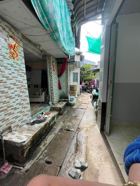 Cho thuê nhà hẻm gần Tư Tưởng, Bình Khánh, cách cầu quay 300m2