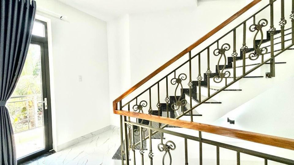 Nhà 3 tầng lô góc 2 mặt tiền Vĩnh Ngọc hẻm 543 Lương Đình Của ngay UBND xã Vĩnh Ngọc gần chợ