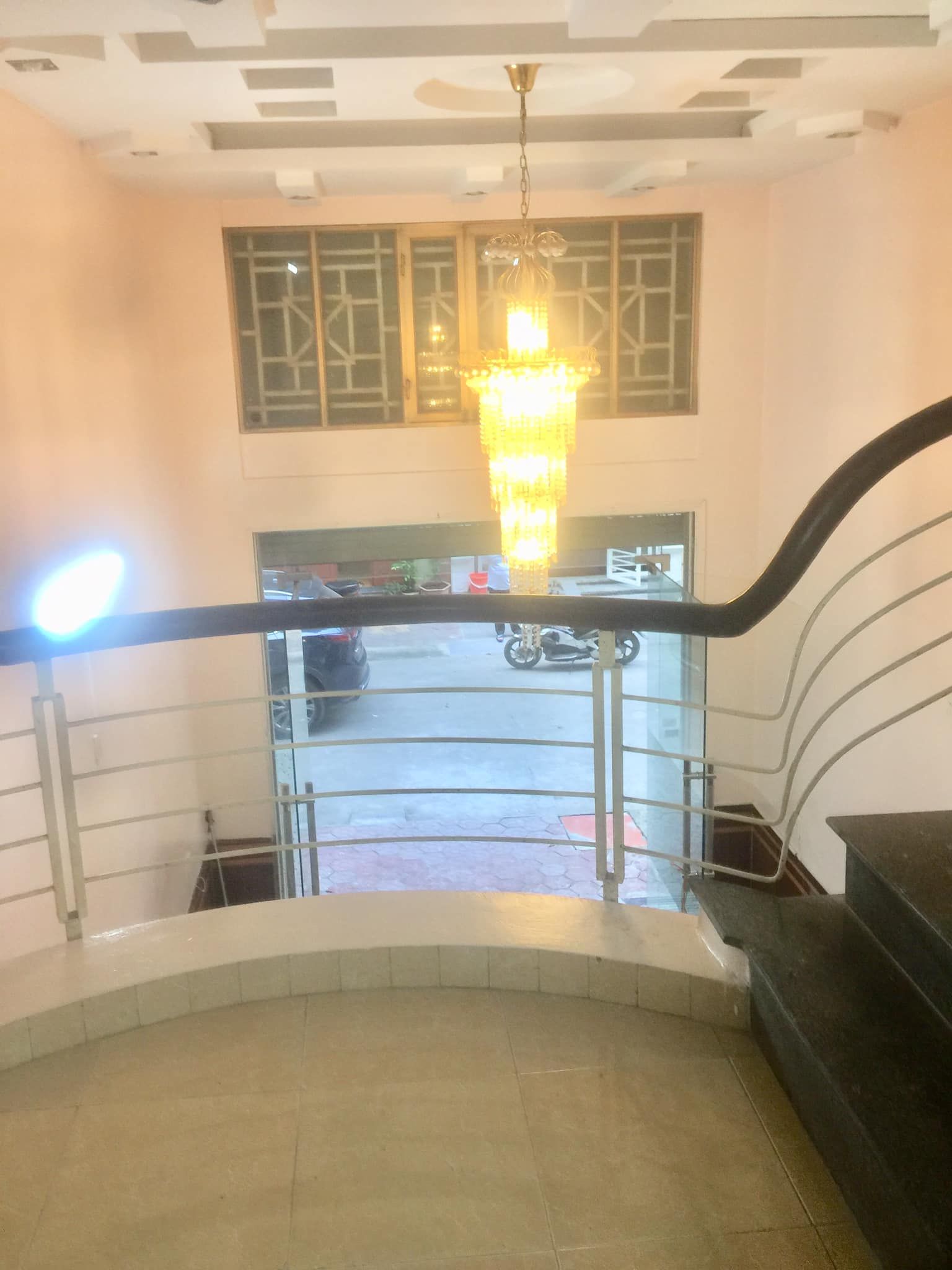 Cho thuê nhà 4 tầng gần hồ công viên bạch đằng Hải Dương Ô tô đỗ cửa