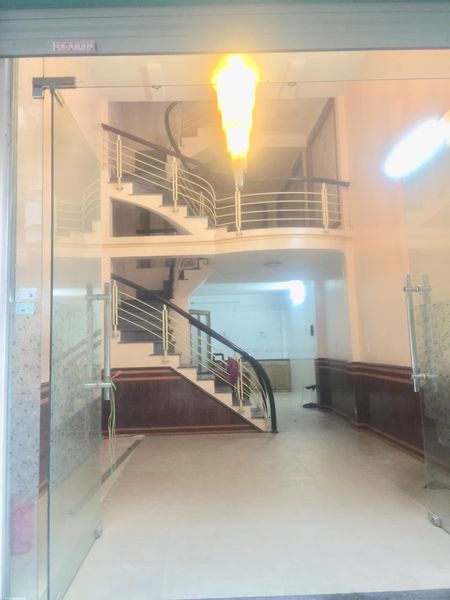 Cho thuê nhà 4 tầng gần hồ công viên bạch đằng Hải Dương Ô tô đỗ cửa