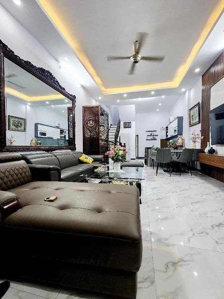 Nhà đẹp Lê Trọng Tấn, full công năng, ô tô đỗ gần nhà, 53m, 5 tầng, mt4.8m, 9.3 tỷ