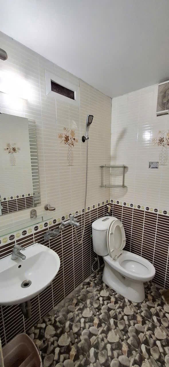 Cho thuê nhà ngõ 562 Thuỵ Khuê - Tây Hồ. Diện tích 27 m2 x 4 tầng, 2 phòng ngủ, đủ công năng