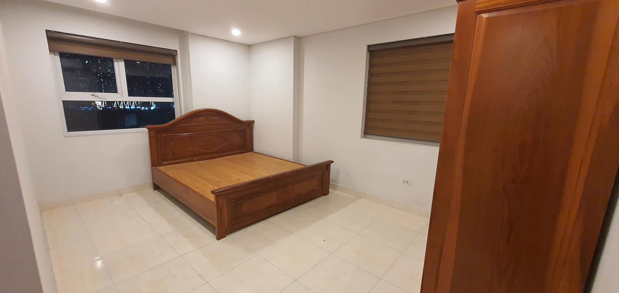 Cho thuê Chung cư : Tầng thấp , 43 lê văn lương, 130m2 , 3 ngủ , Giá chỉ 17 triệu