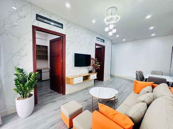 Chính chủ cần sang nhượng căn thương mại 2 ngủ full đồ toà 15 tầng, chung cư Quang Minh, Bắc Giang