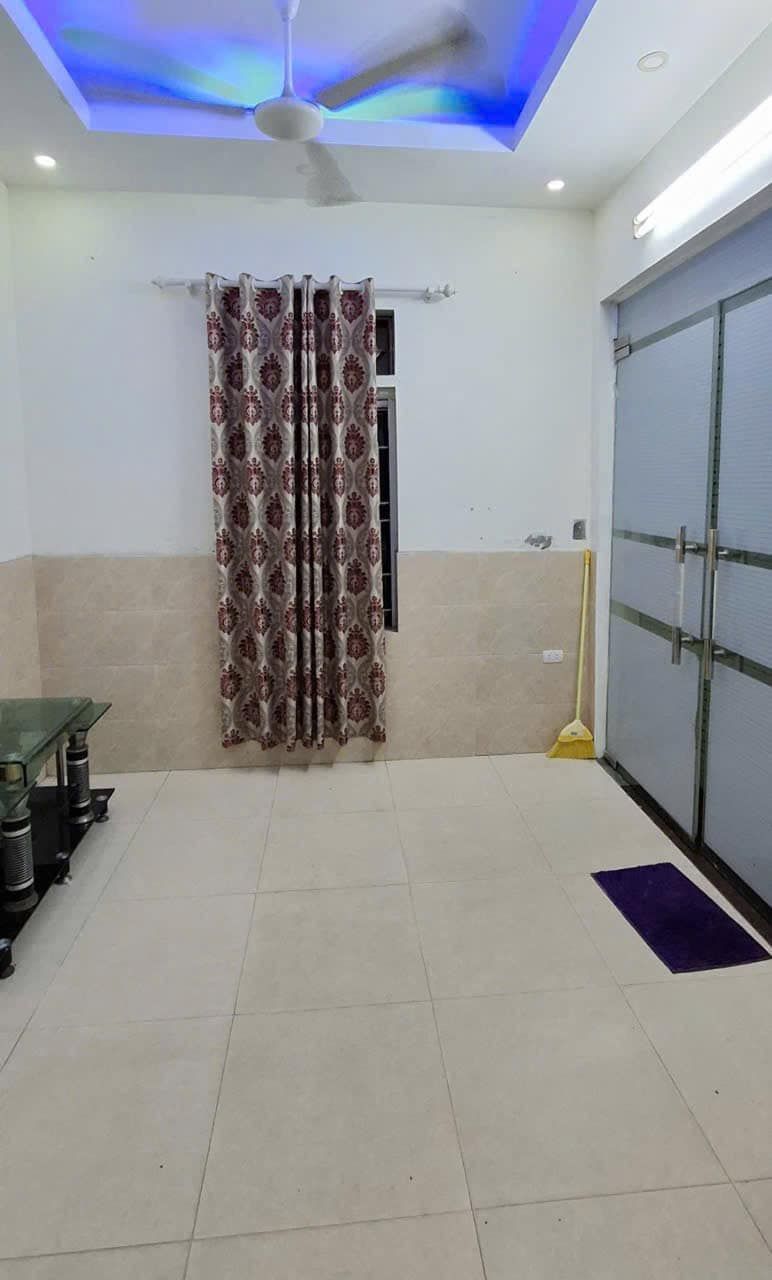 Cho thuê nhà ngõ 562 Thuỵ Khuê - Tây Hồ. Diện tích 27 m2 x 4 tầng, 2 phòng ngủ, đủ công năng
