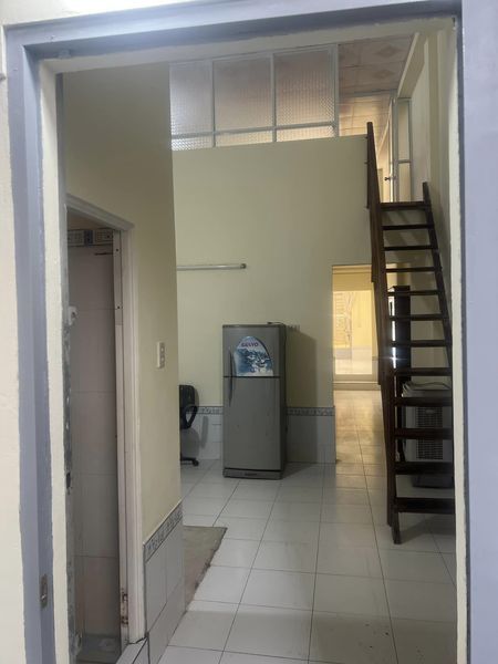 Cho thuê nhà nguyên căn Phường 7 BL Nhà có 1 phòng khách, 2 phòng ngủ, 1 phòng bếp, 1 WC và sân sau
