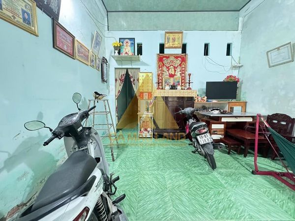 Nhà cấp 4 giá 1.35tỷ có 234m2 thổ cư rộng rãi thoáng mát cách ủy ban xã Lý Văn Lâm 800m