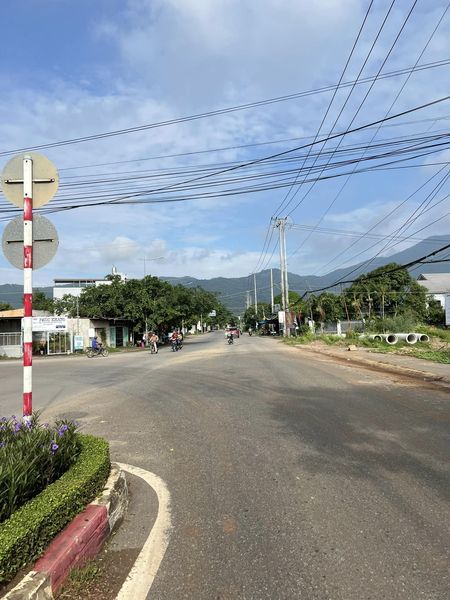 Chính Chủ Em bán lô đất mặt tiền Nguyễn Hữu Cảnh,Tân Hưng TP Bà Rịa