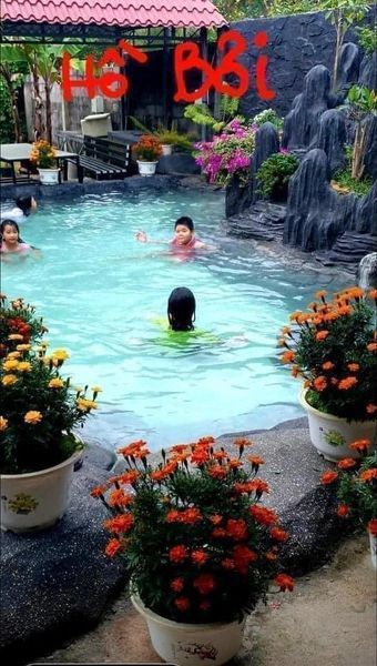 Mình chính chủ. Cần tiền trả nợ.bán rẻ nhà Dt 1160m2. Mặt tiền 16m. Đất vuông vức .Giá 3,5 tỷ