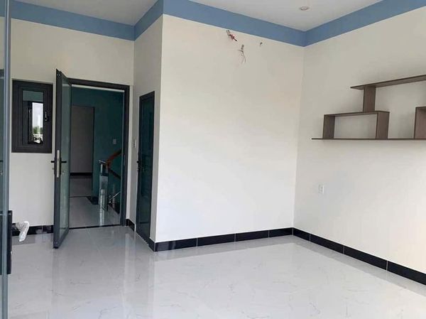 một căn duy nhất nhà lầu đúc kiên cố ấp Long hòa A ,đạo Thạnh, TP Mỹ tho