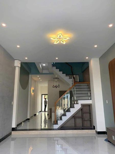 một căn duy nhất nhà lầu đúc kiên cố ấp Long hòa A ,đạo Thạnh, TP Mỹ tho