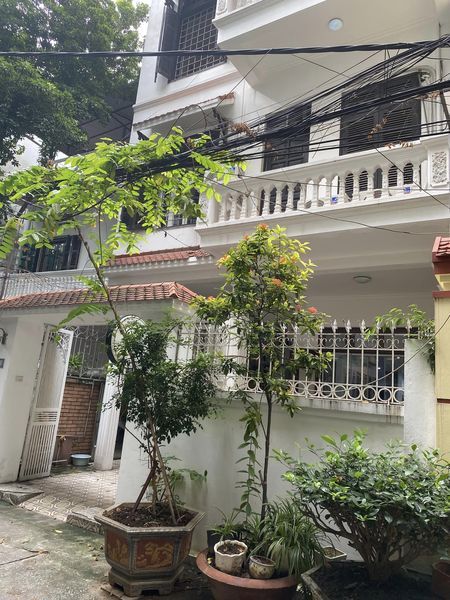 Cho thuê biệt thự tầng 1,2 tại số 6 ngõ 20 Hào Nam, Ô chợ dừa, Đống Đa Hà Nội