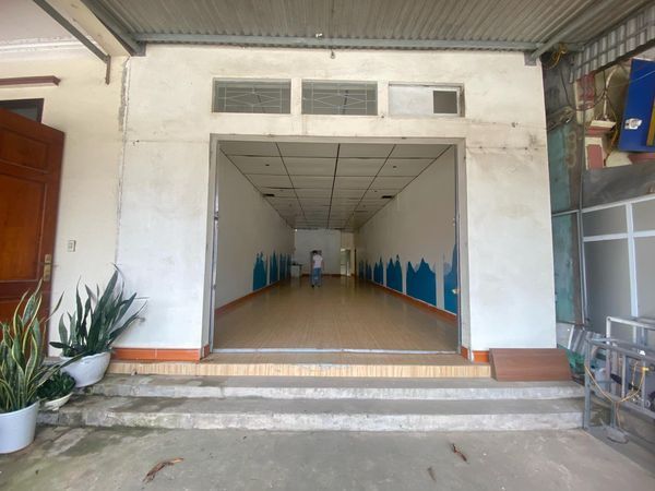 Chị gái mình đang có nhà thuê trục đường 27, giá 2tr.xxx/tháng. Đối diện sân pickleball 97 Bắc Kạn