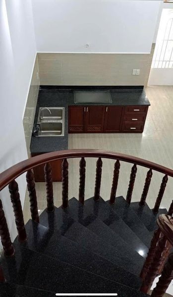Cho thuê nhà 1 trệt 1 lầu mới leng keng gần cư xá Phúc Hải,p Tân Phong.