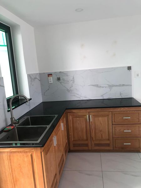 Cho thuê nhà nguyên căn mới xây. Mặt tiền đường 3/2 Phước Hưng tp bà Rịa kinh doanh tốt.