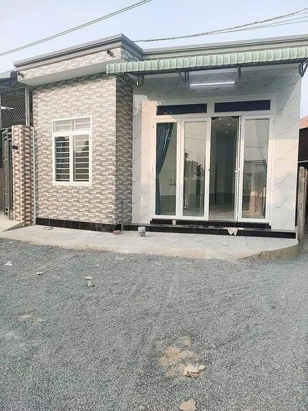 Nhà Bàu Năng đường 8m. Nhà 1pk. 2 phòng ngủ. Wc bếp đầy đủ Giá 560tr.còn thương lượng