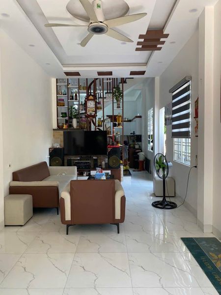Bán nhà 3 tầng đoàn thị điểm thuộc tổ 2 phường tân hoà, Hoà Bình lô góc