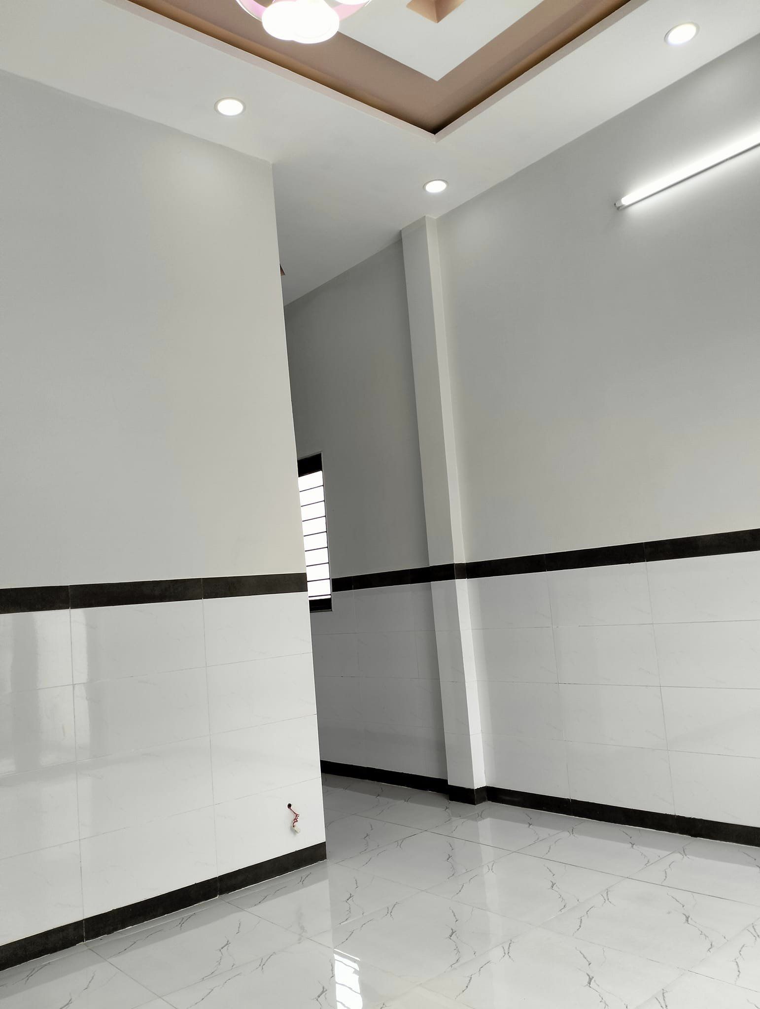 Bán căn nhà mới 100% trung tâm TP sóc Trăng hẻm 73 phú lợi lộ thông thoáng