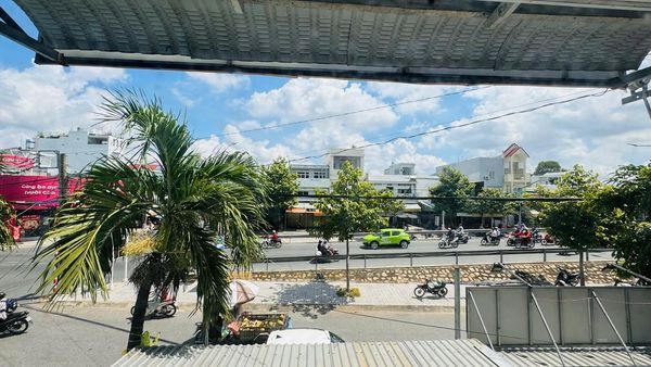 BÁN NHÀ NGAY CẦU TÔN ĐỨC THẮNG LONG XUYÊN THUẬN LỢI KINH DOANH MUA BÁN.