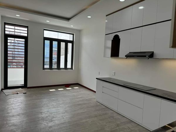Cho thuê nhà nguyên căn mới - mặt tiền Trần Hưng Đạo giá 15 triệu/tháng
