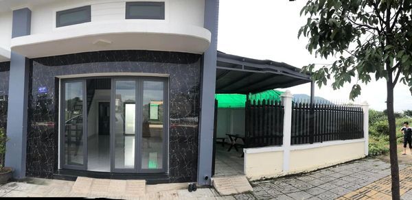 Cho thuê nhà nguyên căn mới xây. Mặt tiền đường 3/2 Phước Hưng tp bà Rịa kinh doanh tốt.