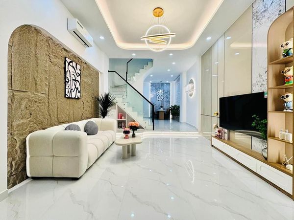 LÊN SÓNG NHÀ PHỐ ĐƯỜNG DƯƠNG QUẢNG HÀM - PHƯỜNG 6 - GÒ VẤP