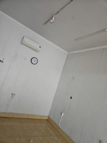 Cho thuê nhà mặt đường Nguyên Đức Cảnh, Thái Bình ngang 4,5m diện tích sử dụng gần 100m2.