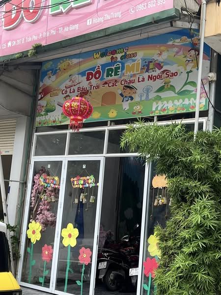 Cho thuê nhà mặt đường Trần Phú đối diện cổng trường Yên Biên