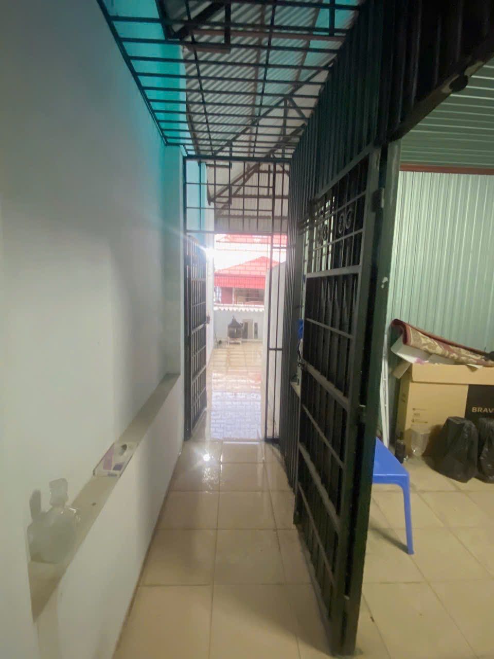 Hàng mới Kính Kong nhà 3 tầng phố Trần Nguyên Hãn băng 2 đường Mê Linh Liên Bảo Vĩnh Yên.
