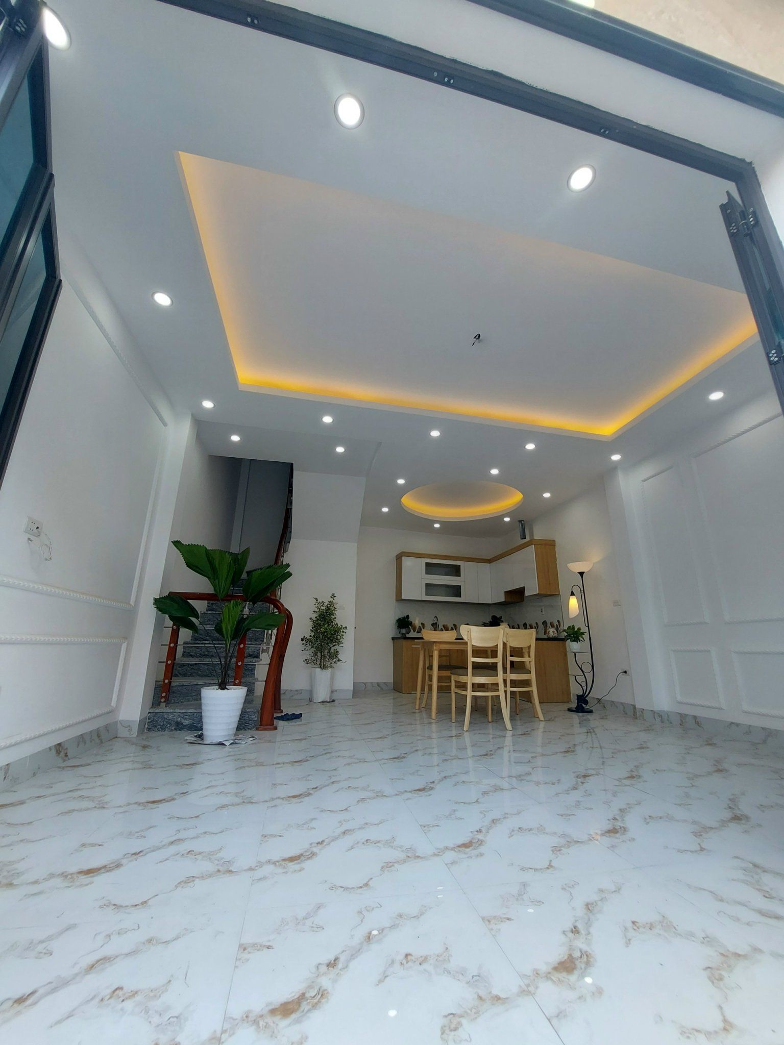 chủ mót bán giảm chào 100 triệu từ 2.98 tỷ còn 2.89 tỷ NHÀ MỚI 3PN - Ô TÔ ĐỖ CỬA Yên Vĩnh