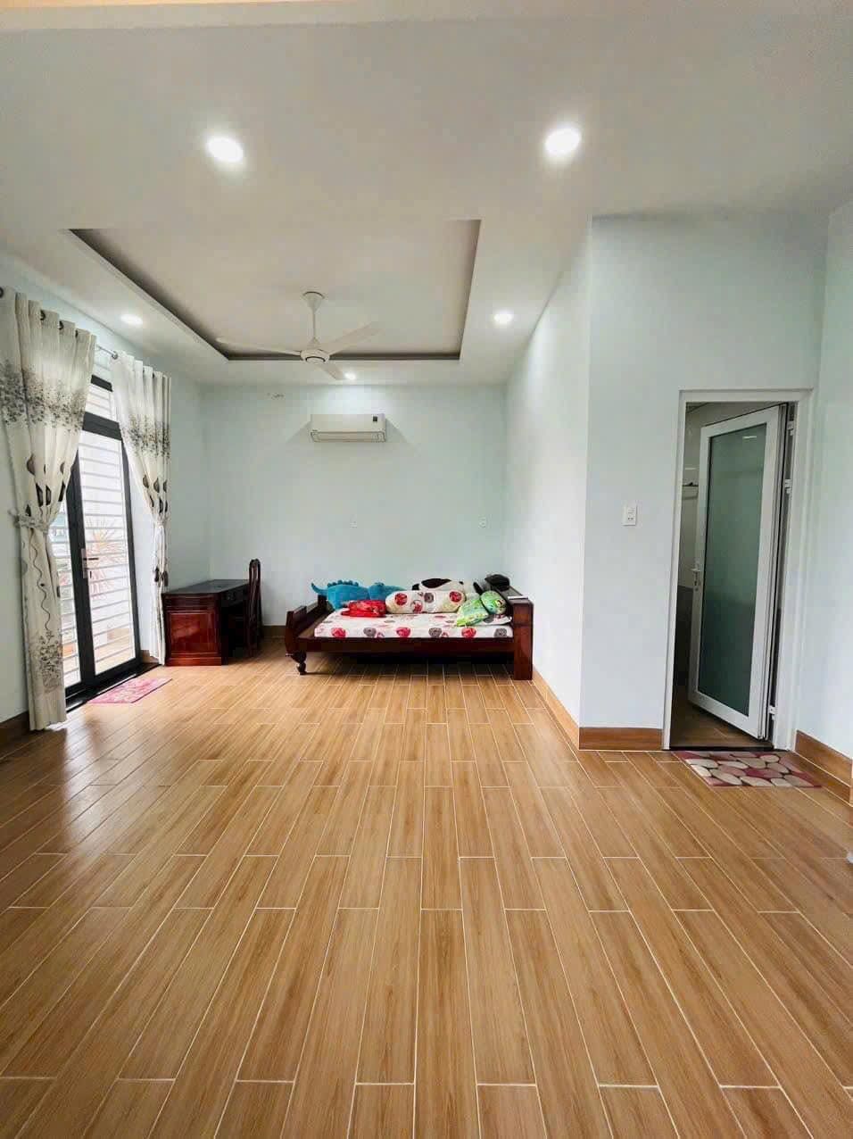 CHO THUÊ NHÀ TRỆT LẦU SÂN THƯỢNG GÓC 2 MẶT TIỀN KDC HƯNG PHÚ - CÁI RĂNG - CẦN THƠ