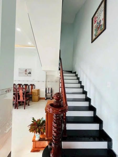 CHO THUÊ NHÀ TRỆT LẦU SÂN THƯỢNG GÓC 2 MẶT TIỀN KDC HƯNG PHÚ - CÁI RĂNG - CẦN THƠ