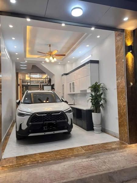 Cho thuê nhà nguyên căn 4 tầng 2 mặt tiền ngõ 1xx Nguyễn Xiển, Thanh Xuân