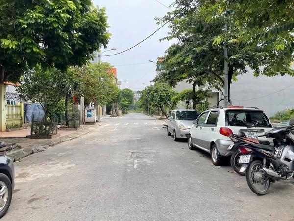 Bán lô đất thuận tiện kinh doanh khu tái định cư Trâu Quỳ, Gia Lâm, Hà Nội.