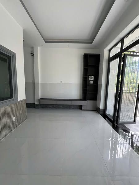 Bán nhà 1 trệt 1 lầu mới hoàn thiện đường 3/2 kdc Hoàng Phát phường 1 tp Bạc Liêu