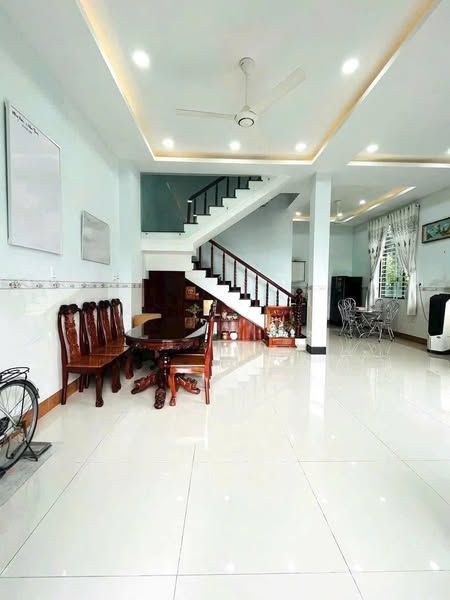 CHO THUÊ NHÀ TRỆT LẦU SÂN THƯỢNG GÓC 2 MẶT TIỀN KDC HƯNG PHÚ - CÁI RĂNG - CẦN THƠ