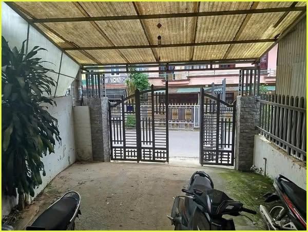 CHO THUÊ NHÀ NGUYÊN CĂN 4 PHÒNG NGỦ 152M2 VẠN KIẾP PHƯỜNG 8 ĐÀ LẠT chỉ còn 8TR/THÁNG