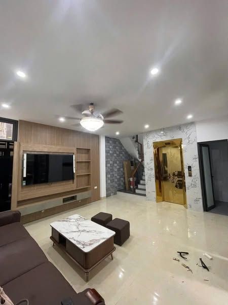 Cần cho thuê nhà riêng ngõ 114 Vũ Trọng Phụng, Thanh Xuân CÓ THANG MÁY