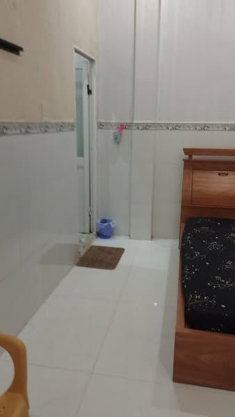 Cho thuê phòng trọ sinh viên có máy lạnh + đầy đủ nội thất, cách đại học Trà Vinh 200m giá 1tr8.
