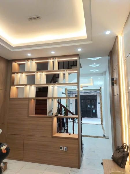 Cho thuê nhà nguyên căn 4 tầng 2 mặt tiền ngõ 1xx Nguyễn Xiển, Thanh Xuân