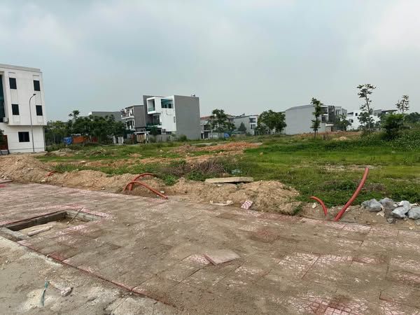 Bán đất đường Ngô Kính Thần - Hội Hợp - Vĩnh Yên Giá 2 tỷ 4xx Liên hệ: 0325248999