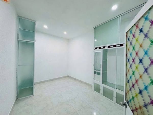 BÁN NHÀ 1 TRỆT 1 LẦU KHU NHÀ Ở NGỌC VÂN, P3, TP VĨNH LONG.