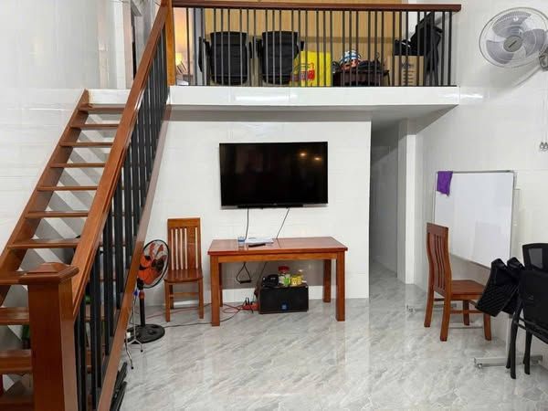 Cho thuê nhà gác đúc kiệt HUỲNH NGỌC HUỆ gần Mẹ Nhu, kiệt vào 2m5 gần đường chính
