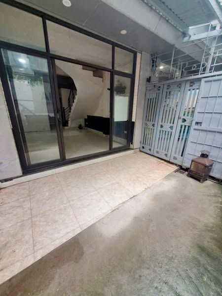 Cho thuê nhà 4 tầng x 40m2 tại TT5- KĐT Tây Nam Linh Đàm( phố Bùi Quốc Khái- Hoàng Liệt)