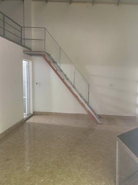 Em cho thuê phòng rộng 33m+12m gác xếpv126/53 Hoàng Quốc Việt, p.Đông Hải, tp.Thanh Hoá