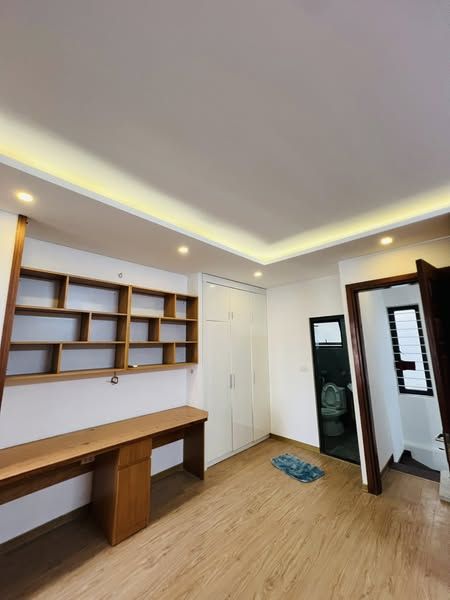 Chú ruột gửi nhờ bán Hạ yên quyết - Cầu Giấy 32m2 trên sổ_mặt tiền 5m Ô Tô
