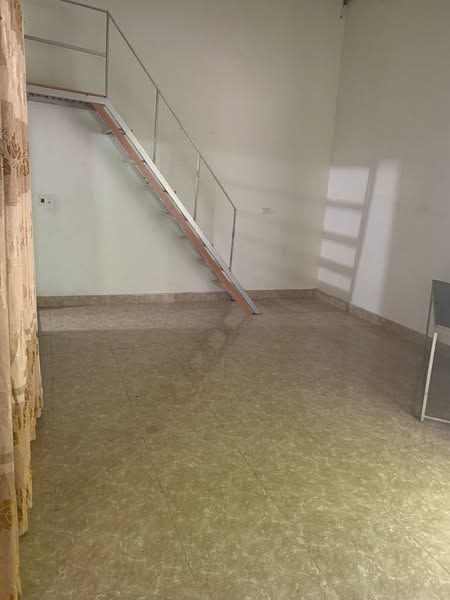 Em cho thuê phòng rộng 33m+12m gác xếpv126/53 Hoàng Quốc Việt, p.Đông Hải, tp.Thanh Hoá