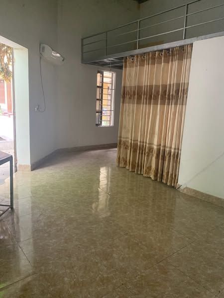 Em cho thuê phòng rộng 33m+12m gác xếpv126/53 Hoàng Quốc Việt, p.Đông Hải, tp.Thanh Hoá