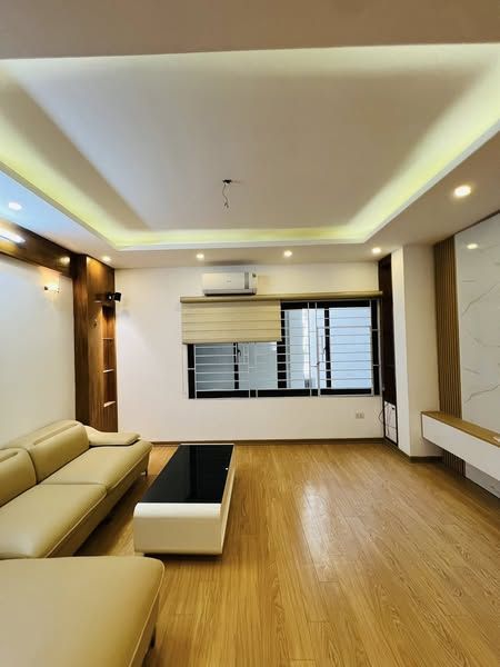 Chú ruột gửi nhờ bán Hạ yên quyết - Cầu Giấy 32m2 trên sổ_mặt tiền 5m Ô Tô