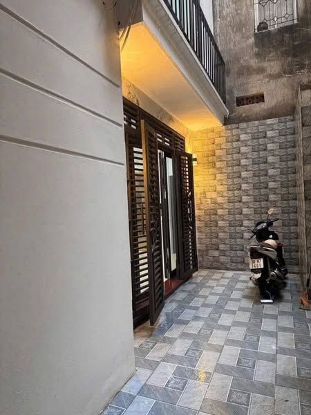 Cho thuê nhà nguyên căn 6 tầng có thang máy ngõ 11x Vũ Trọng Phụng, Thanh Xuân